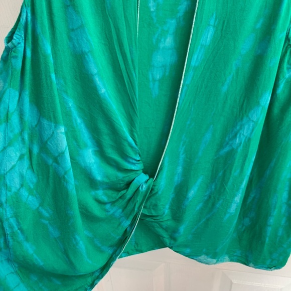 Green Open- back Tank Top-Medium - Picture 2 of 6